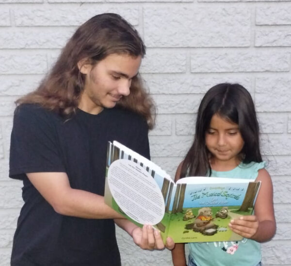 Lee the Ukulele Player with Children